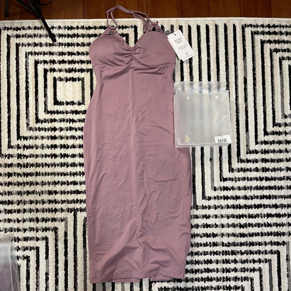 Bombshell Sportswear unforgettable dress in light mauve size LARGE NWT